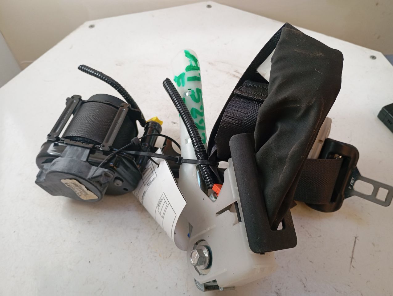 Part image 3