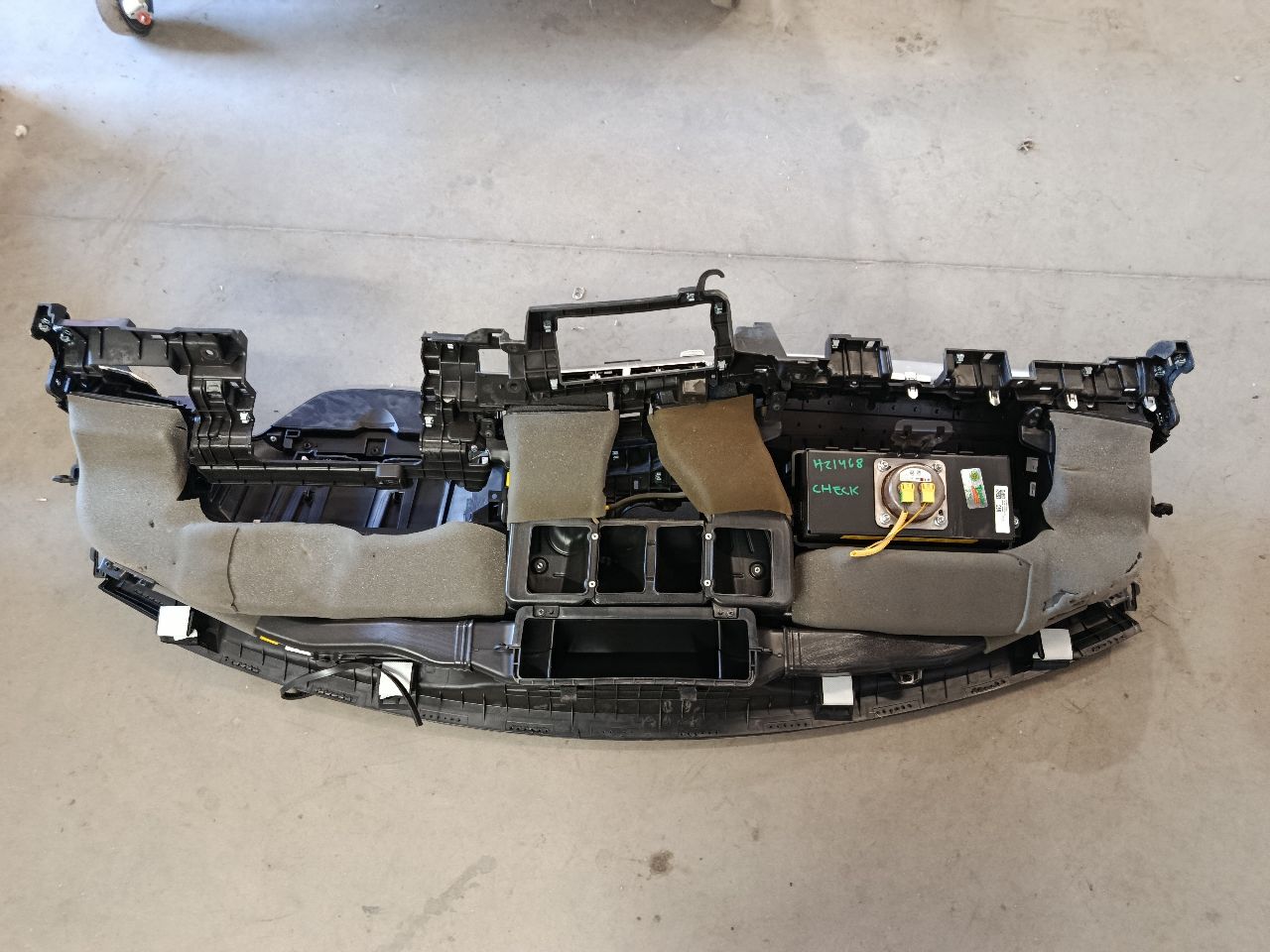 Part image 3