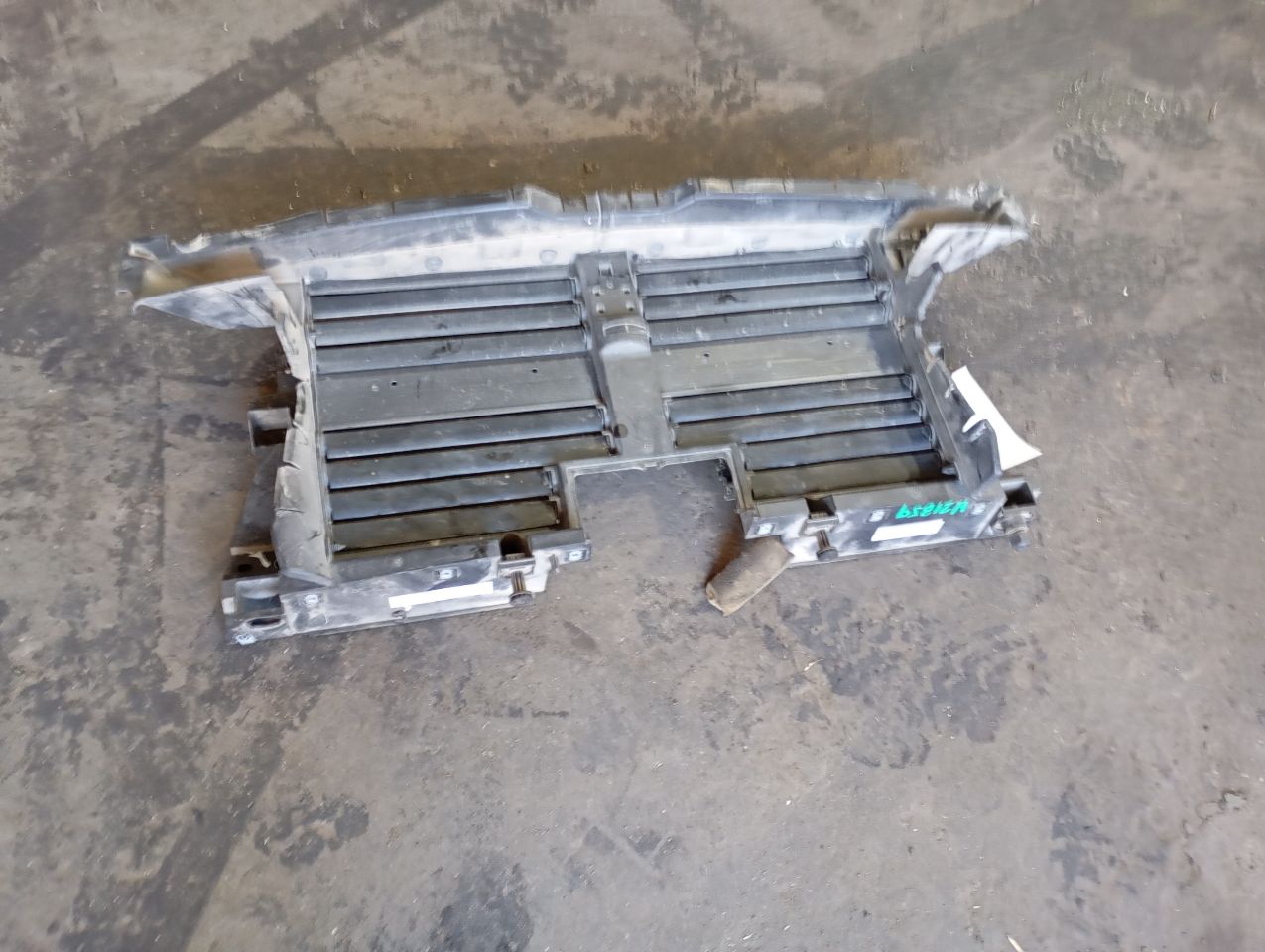 Part image 4
