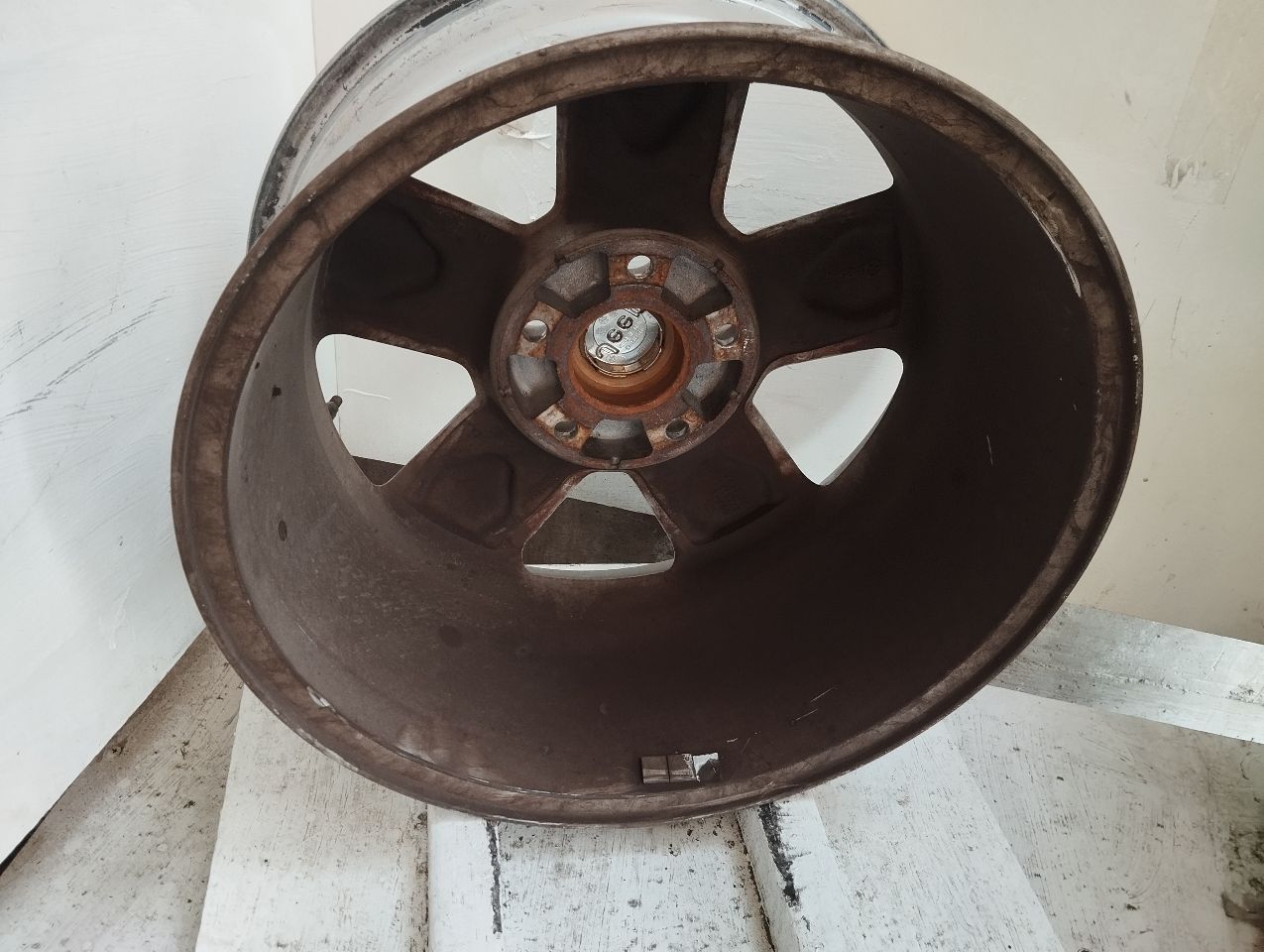 Part image 3