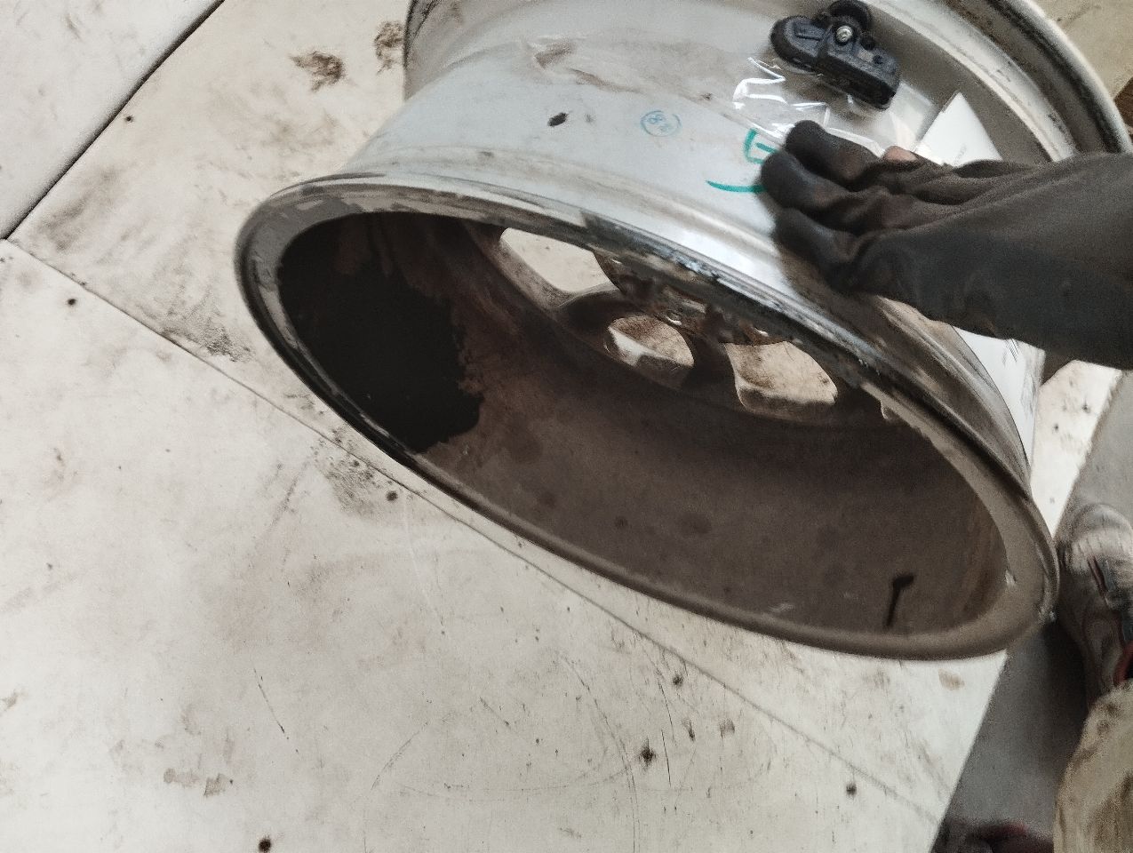 Part image 3