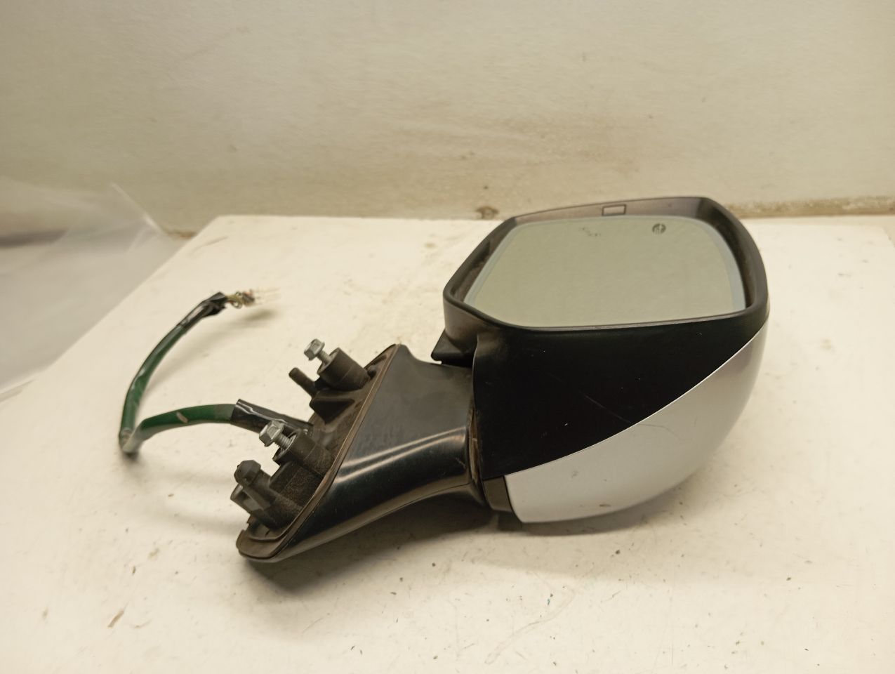 Part image 3