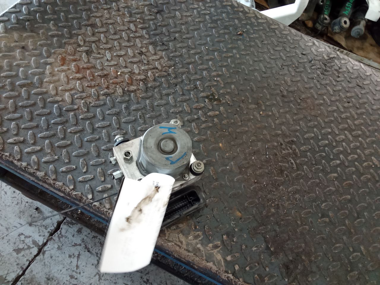 Part image 3