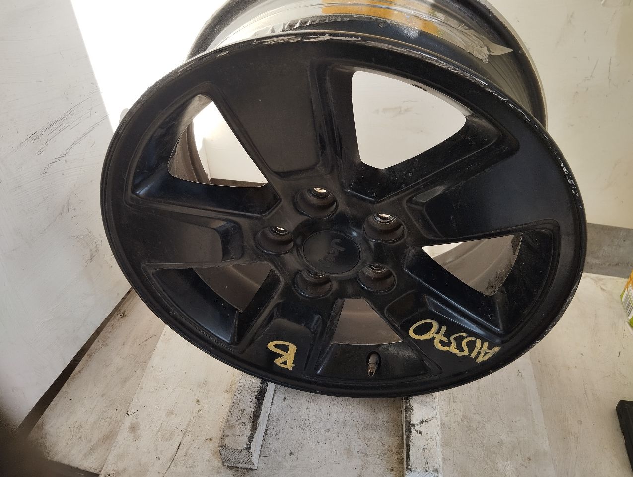 Part image 3