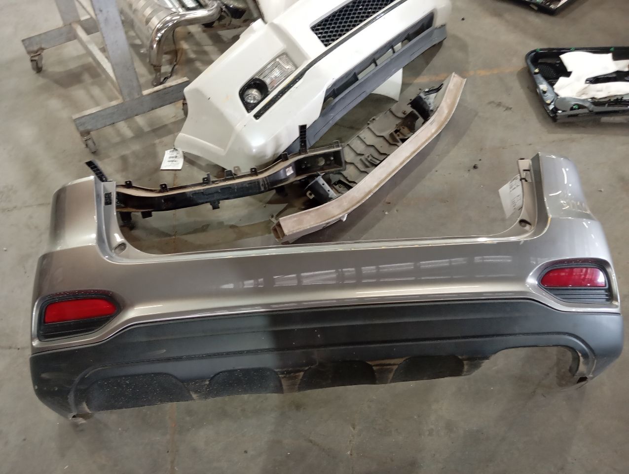 Part image 3