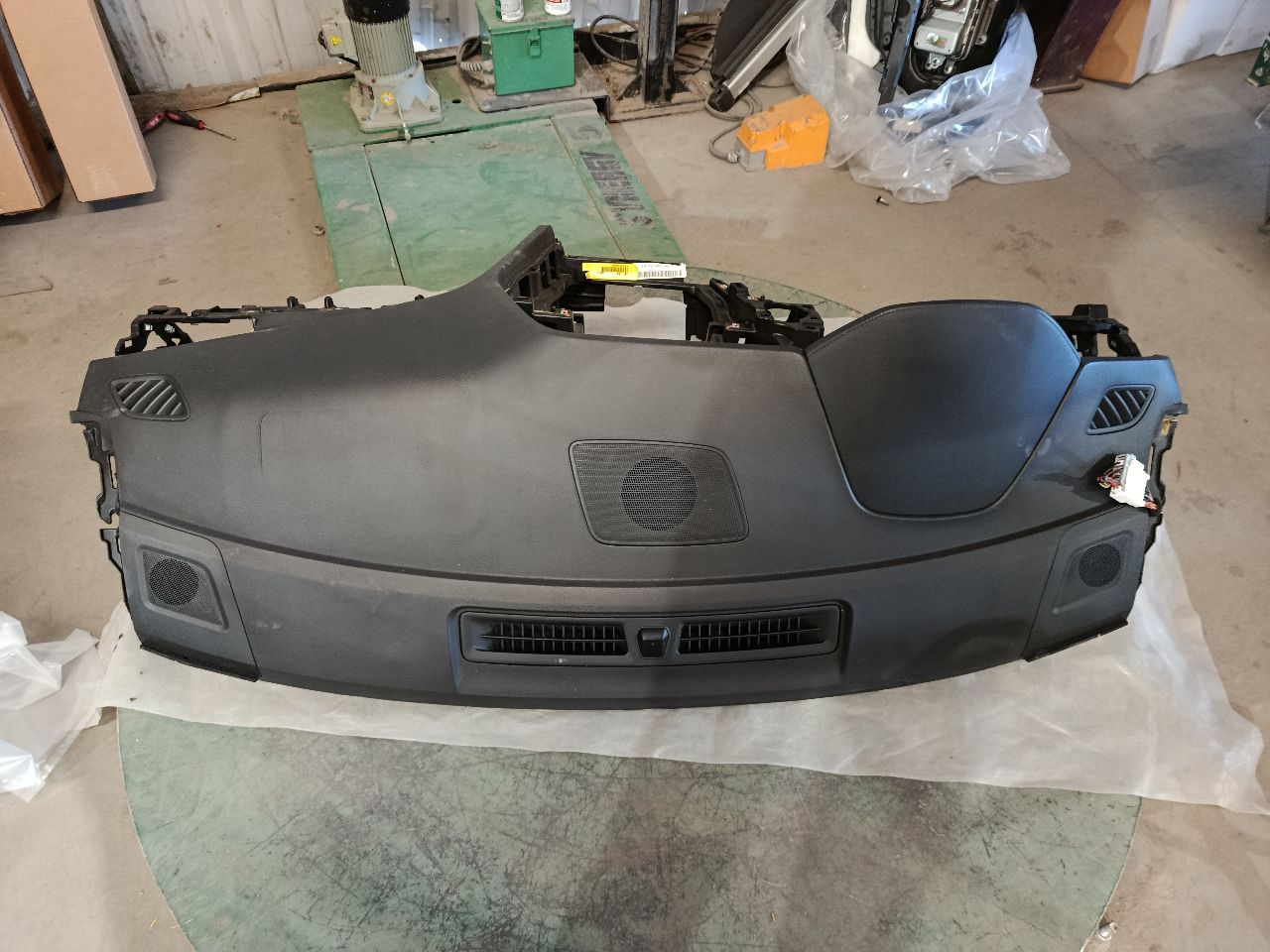 Part image 3