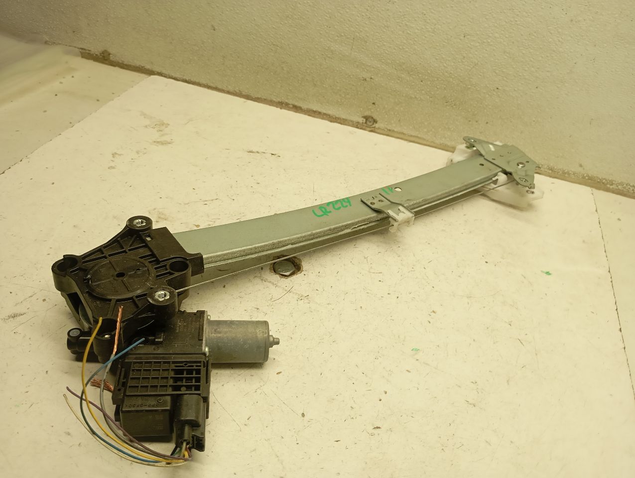 Part image 3