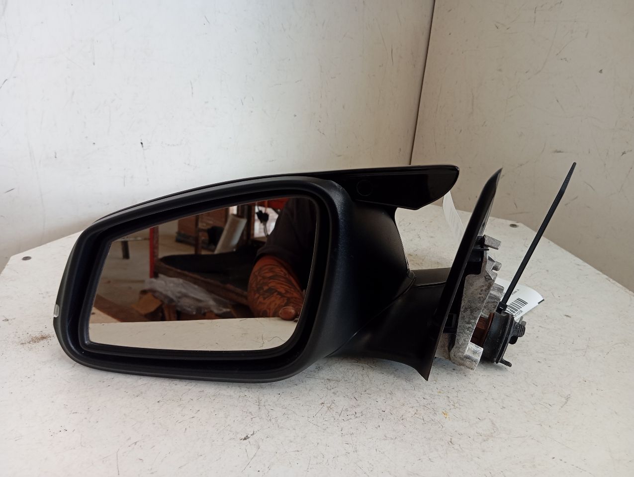 Part image 3