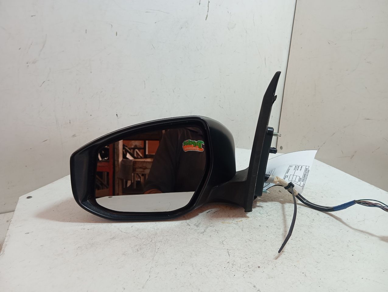 Part image 3