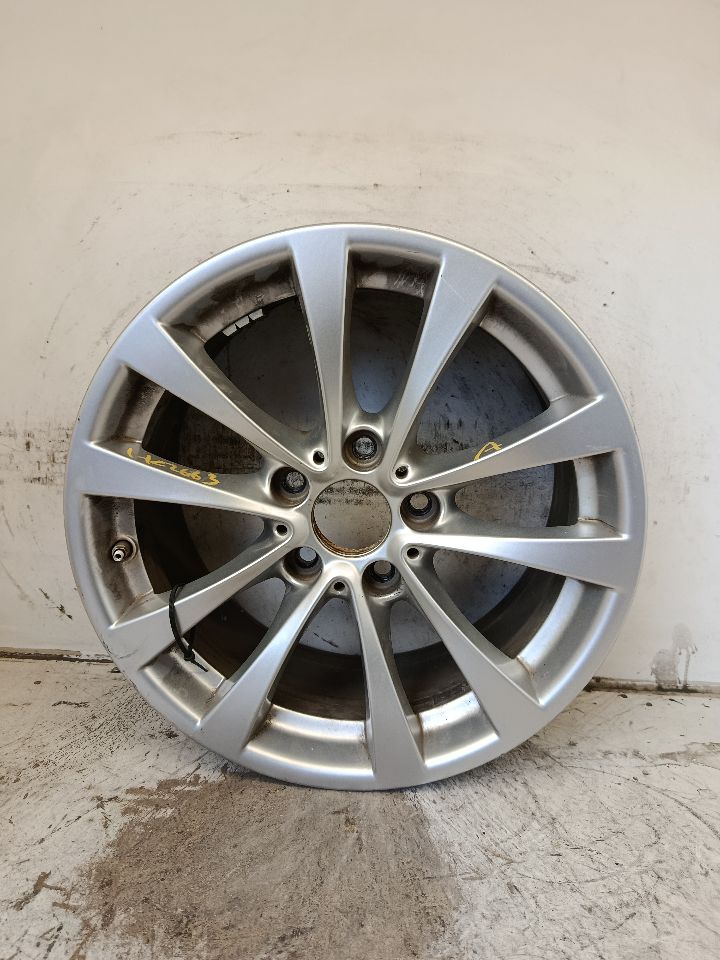 Wheel for 2012-2013 BMW BMW 320i (Sedan) 17x7-1/2 (alloy) 5 spoke V spoke narrow spoke edge and other applications