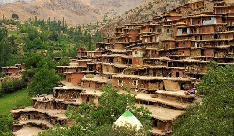 پاییز در مِرگ؛ روستایی میان مه، باغ و دره الموت