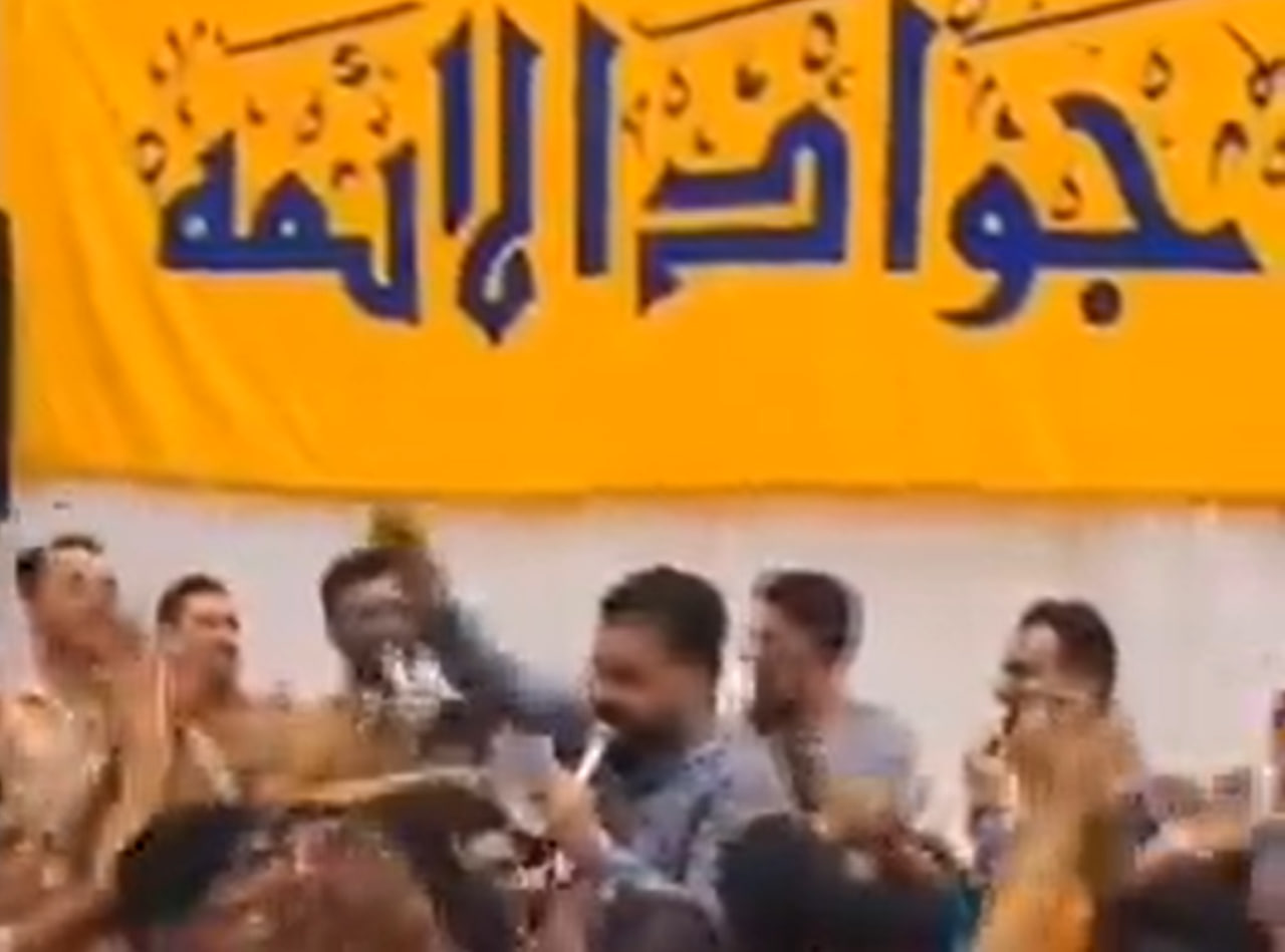 بالاترین: مولودی به سبک صادق بوقی رسید؛ عَوعَو حیدر، عَوعَو حیدر! / ویدئو