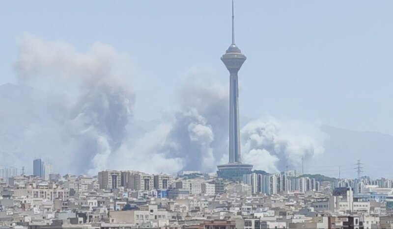 بالاترین: عکس روز: تهران در آتش و دود