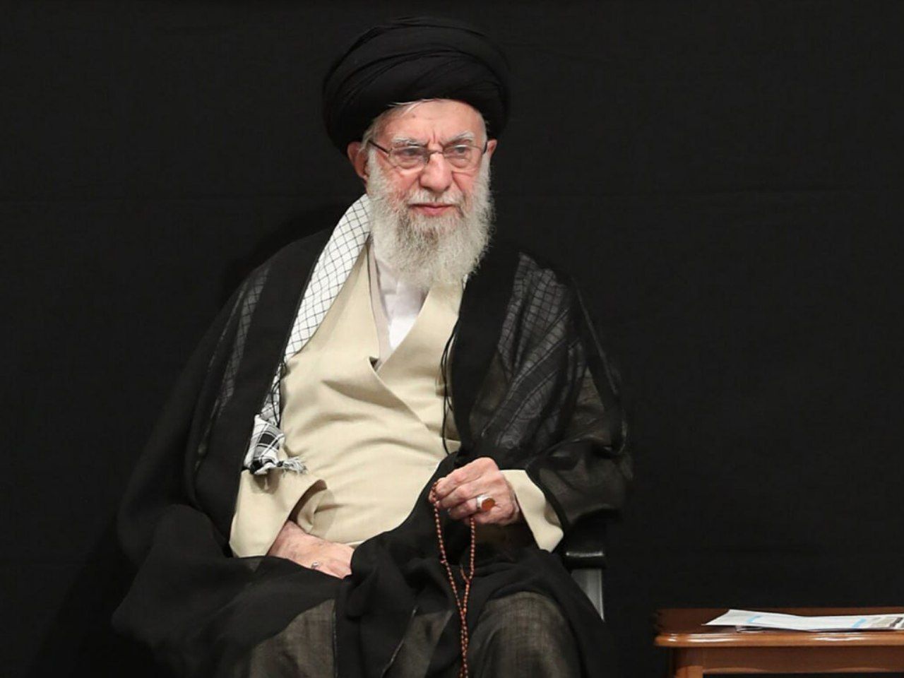 بالاترین: رهبر معظم استعفا کنید / آقای خامنه ای راندوم برگزار کنید و مردم را ببینید به عزل شما رای می دهند یا نه.