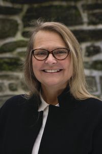 Image of Barbara Thomson
