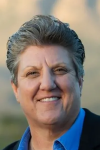 Image of Carrie Hamblen