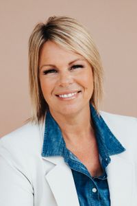 Image of Debbie Critchfield