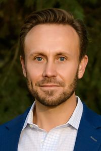 Image of Dustin Zvonek