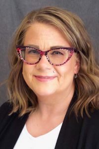 Image of Jennifer Auge