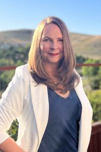 Image of Laura Bratt