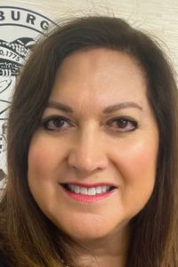 Image of Lisa Jewel