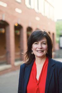 Image of Nikki Hudson