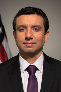 Image of Stephen Leon