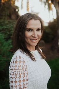 Image of April Larson