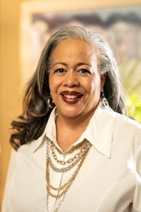 Image of Leslie Summey