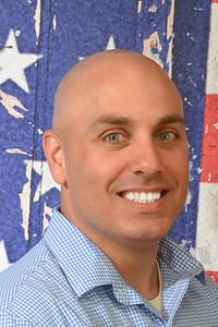 Image of Robert Santos