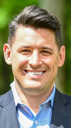 Image of Elliot Forhan