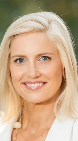Image of Jennifer Adams