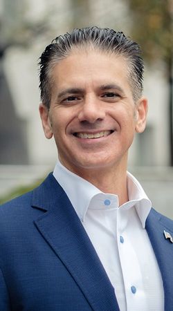 Image of Jonathan Hatami