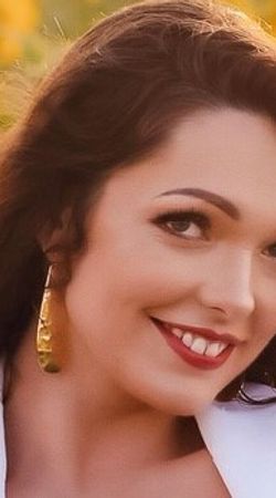 Image of Julie Rose Stroud