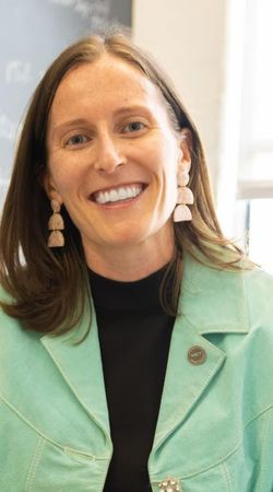 Image of Lauren Jewett