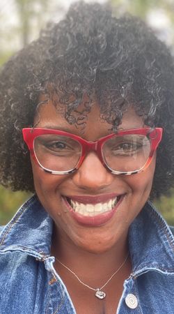 Image of Michelle Lewis