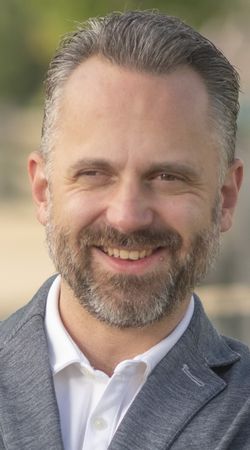 Image of Peter Gibbins