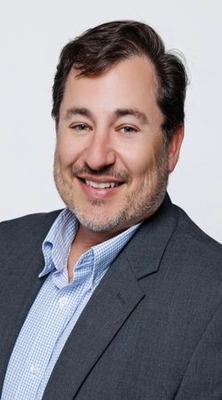 Image of Shane Weaver