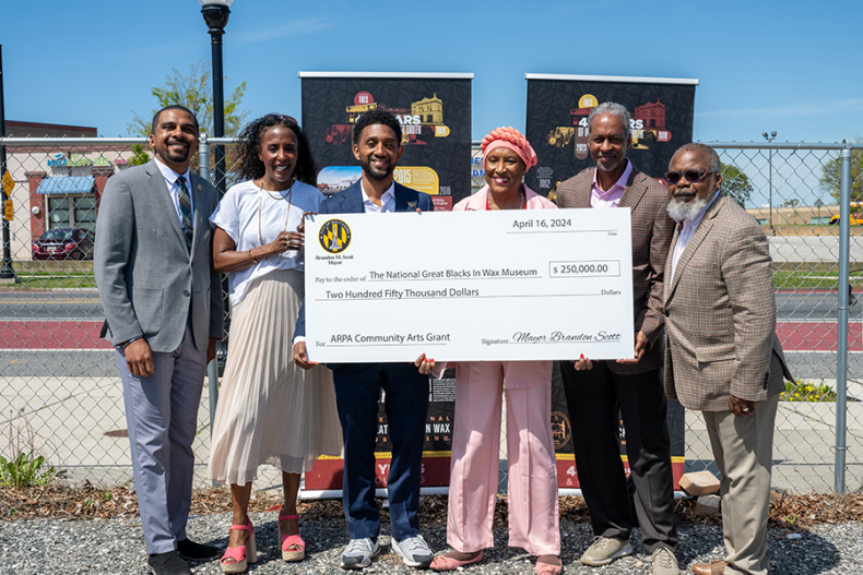 Mayor Scott with grant receipient