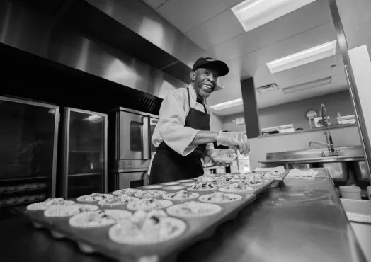 jim-hamlin-making-pastries-at-the-avenue-bakery