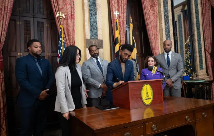 Mayor Scotts signs Ordinance 24-440 into law