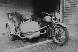 Antique Sidecar by Jack Ronnel
