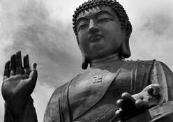 Tian Tan Buddha by Evan Powell