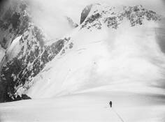 On Janga-Tau (5058M by Peter Schoen