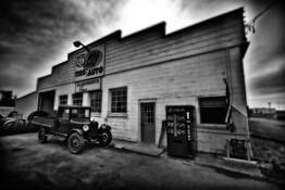 Route US 66 Tire Store by Roberto Soares-Gomes