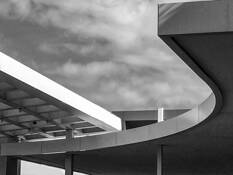 Curving Overhang by Diane Dequevedo Klein