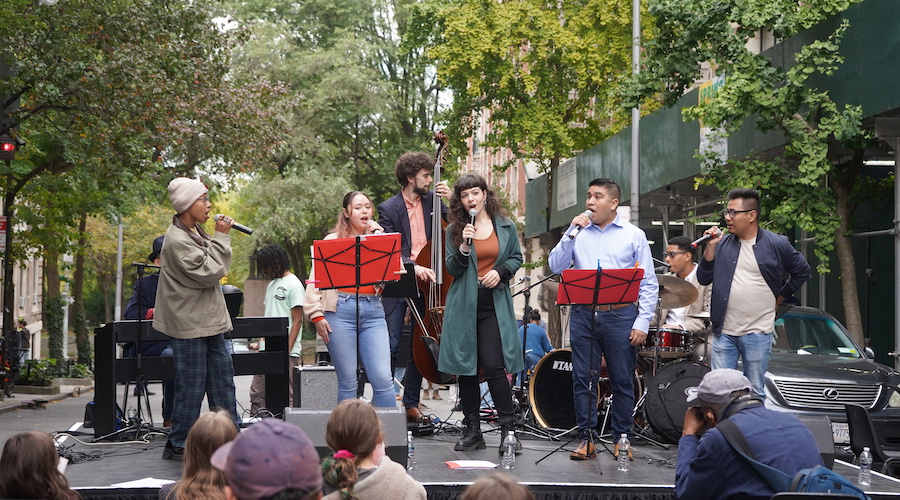 Jazz singers perform at the Fall Fair 2022