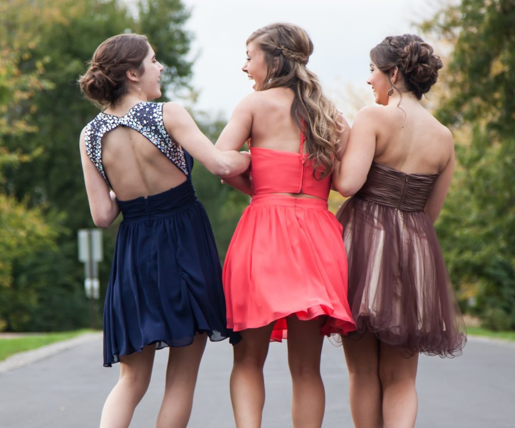 Average cost of attending school prom increases by 33 to over £390 in