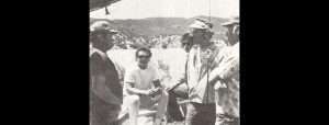 Dee Thomas explains the concept of Flippin’ to Fenwick’s Dave Myers. Photo June 1974 issue of the California Lunker Club newsletter.