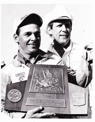 1978 Bass Masters Classic, Ross Barnett. Bobby Murray hold up the Arkansas Rig he used to win the 1978 Classic. Photo Stan Fagerstrom.